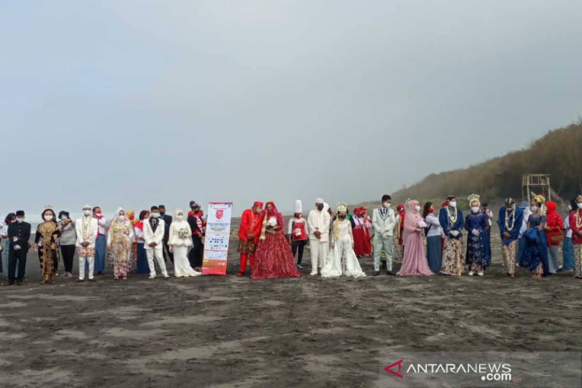 11 pasang pengantin laksanakan Nikah Bareng Merah Putih sambut Dirgahayu RI ke-75