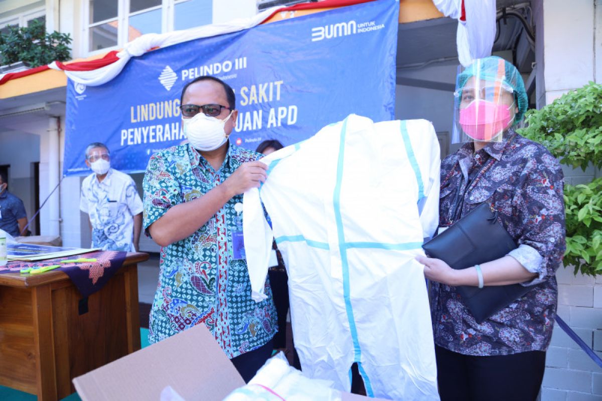 Pelindo III gelontorkan 7.000 APD untuk tiga rumah sakit di Jatim