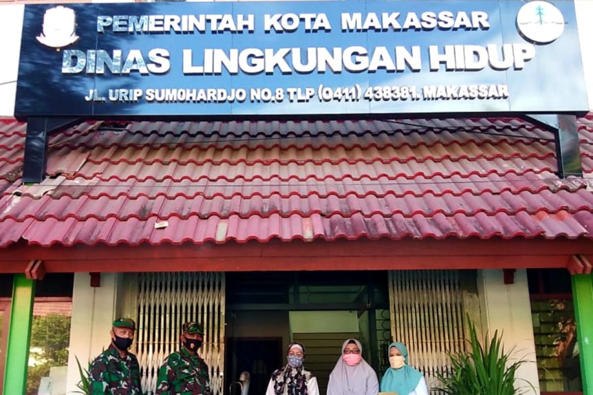 SKP Lantamal VI bersama DLH Kota Makassar olah sampah jadi pupuk