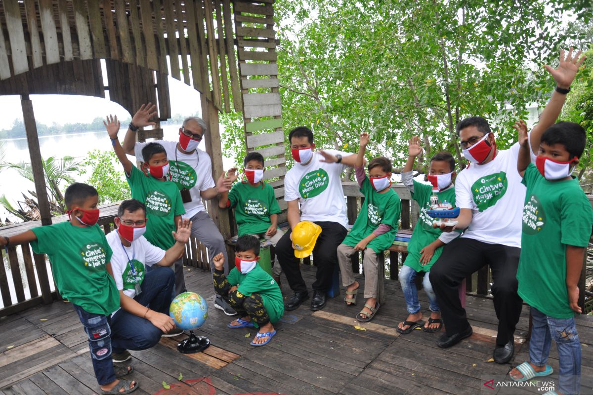 Semarak HUT RI Ke-75 Pelindo 1 tanam 2.020 mangrove