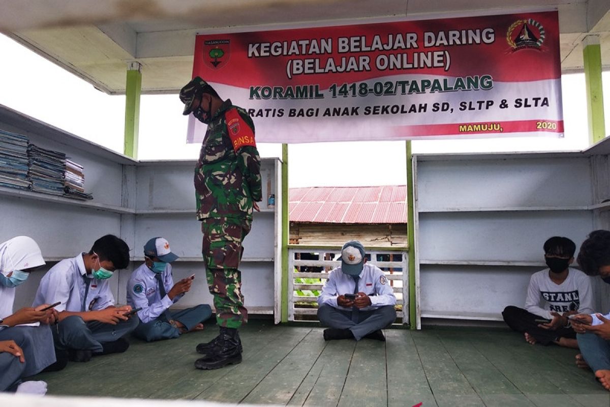 TNI beri akses internet gratis bagi siswa di pelosok Kabupaten Mamuju