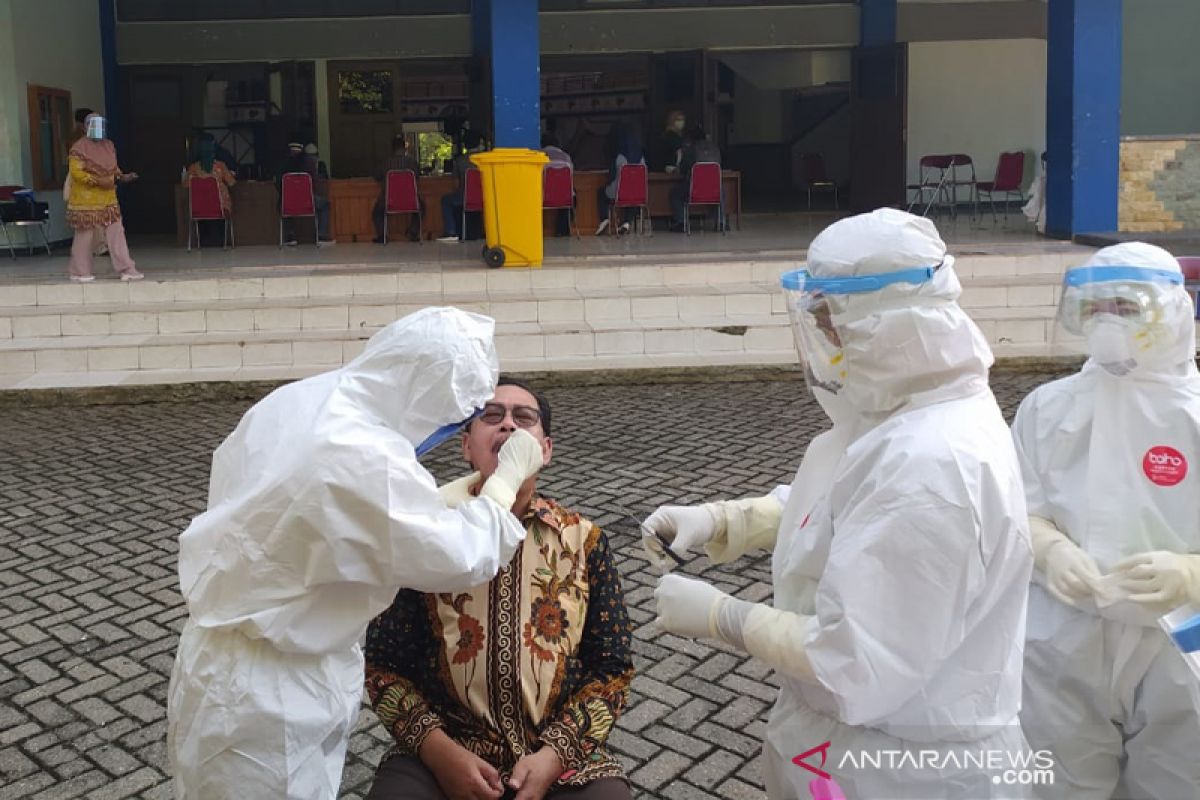 45 tenaga kesehatan di Bengkulu terima insentif penanggulangan COVID-19