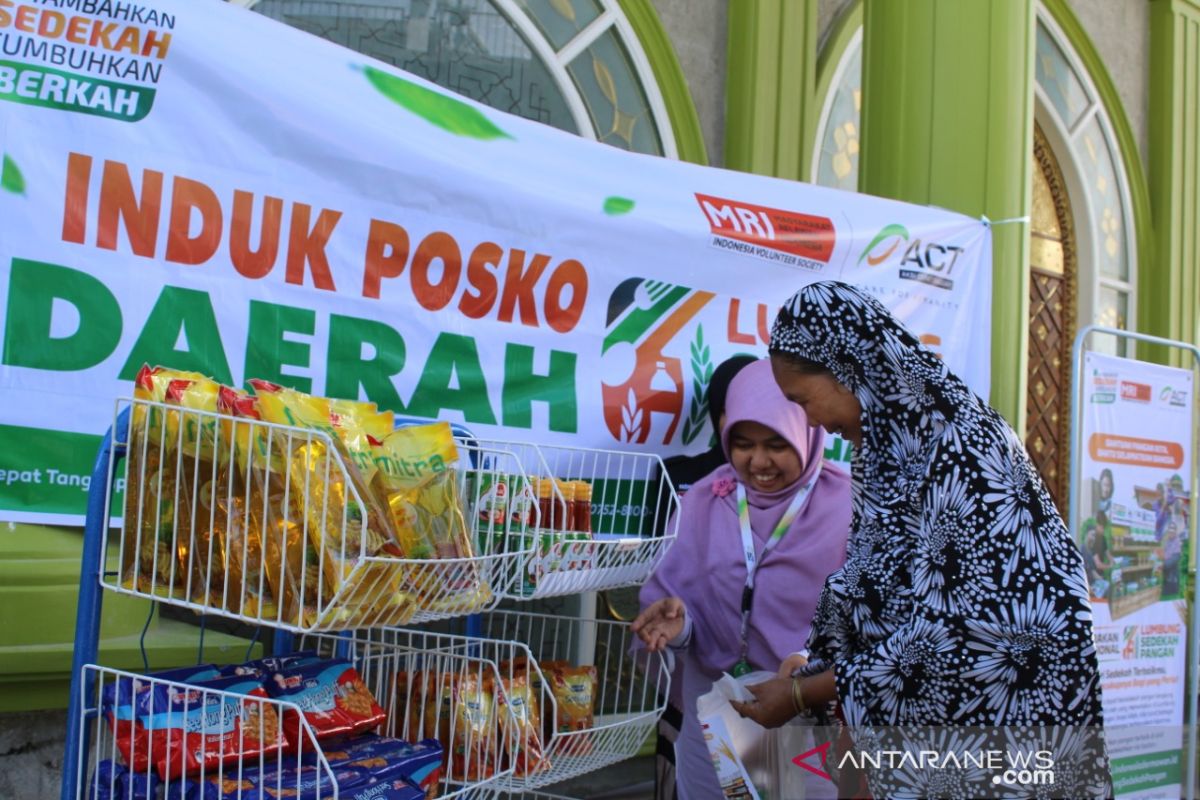 Bagi warga terdampak COVID-19, ACT sediakan Lumbung Sedekah Pangan di Masjid Al Falah Bukittinggi