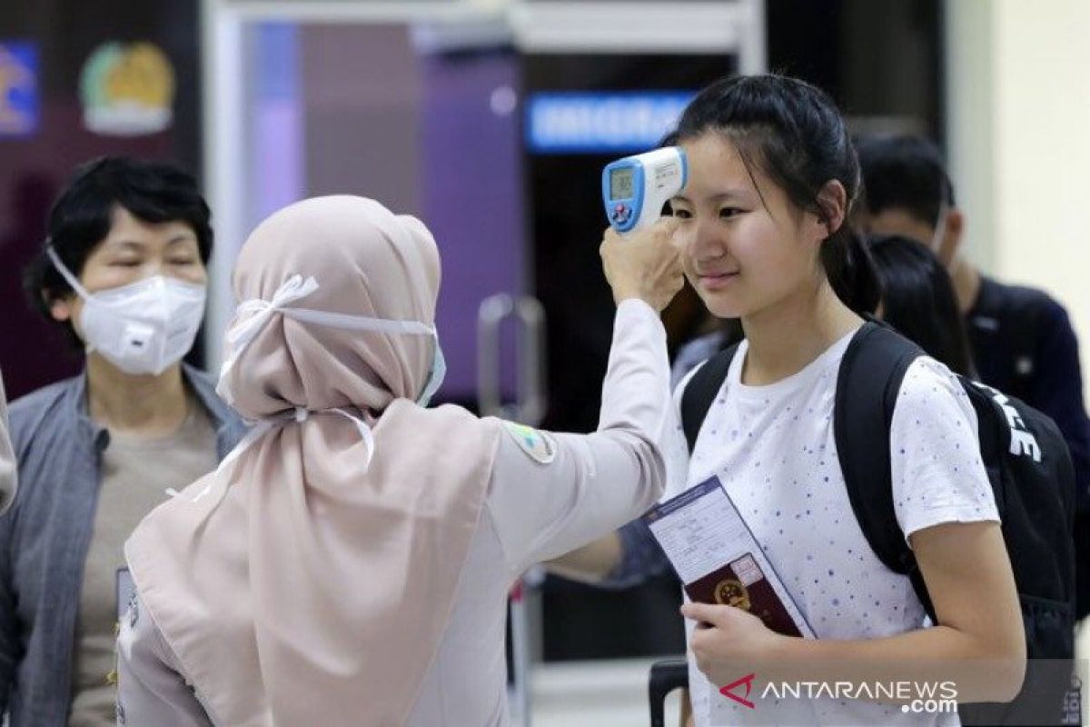 Dua penumpang pesawat didenda akibat serahkan hasil tes COVID-19 palsu