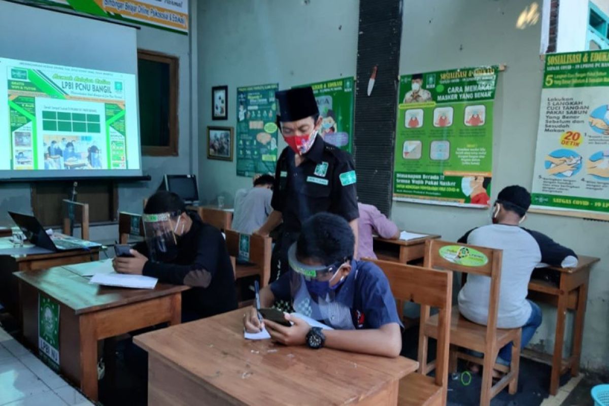 LPBI NU Bangil Pasuruan bantu belajar daring anak warga kurang mampu
