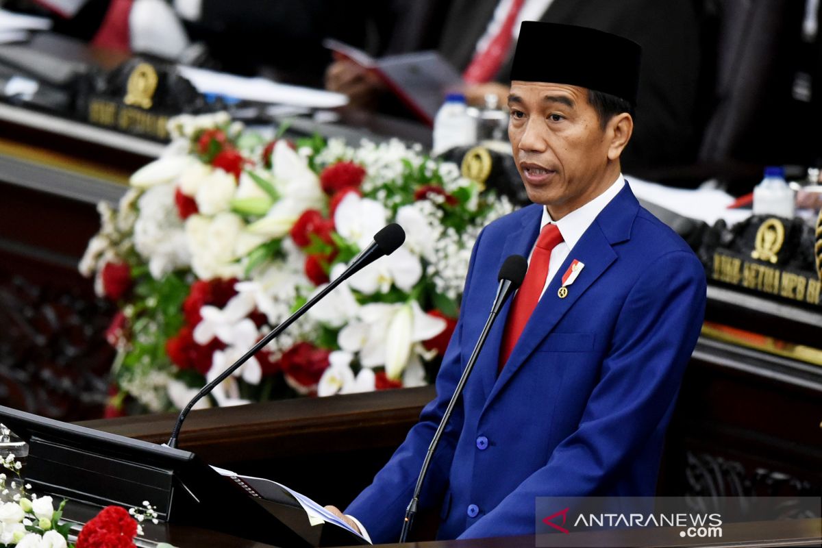 Presiden tegaskan UU Cipta Kerja tidak hapus hak cuti