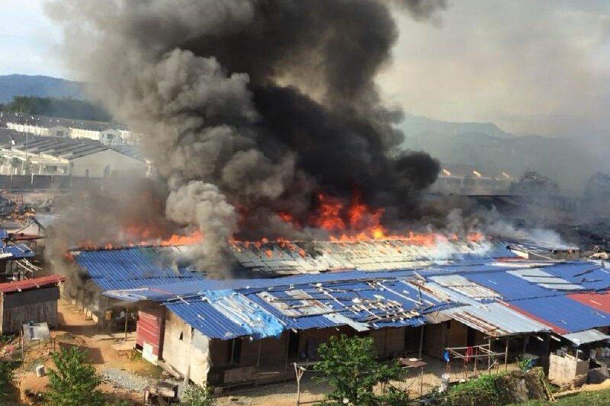 Puluhan rumah bedeng TKI di Negeri Sembilan Malaysia terbakar