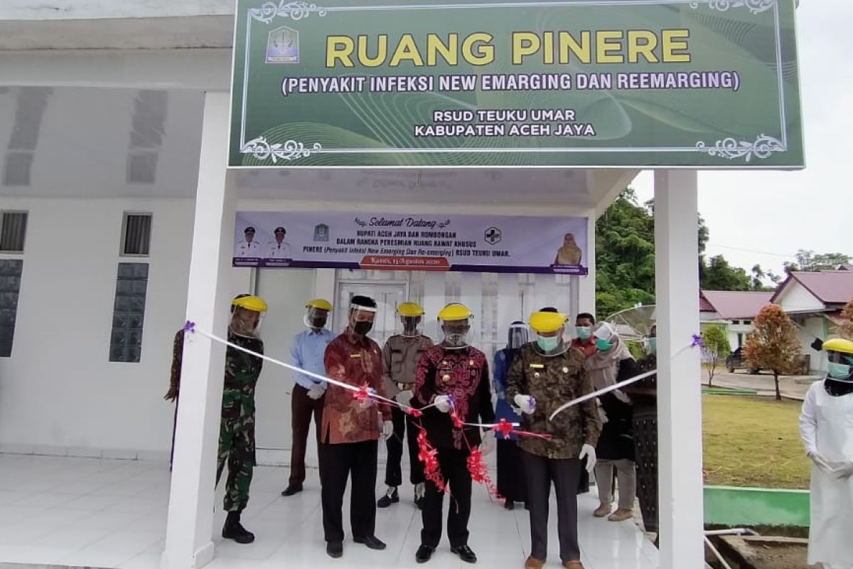 Bupati Aceh Jaya resmikan ruang rawat pasien corona di RSUD Teuku Umar Calang