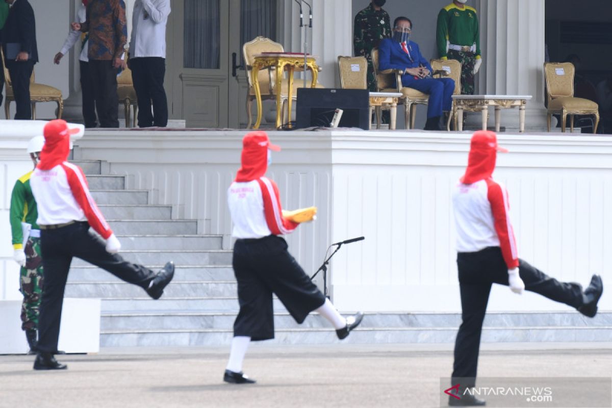 Presiden kukuhkan delapan anggota Paskibraka Nasional 2020