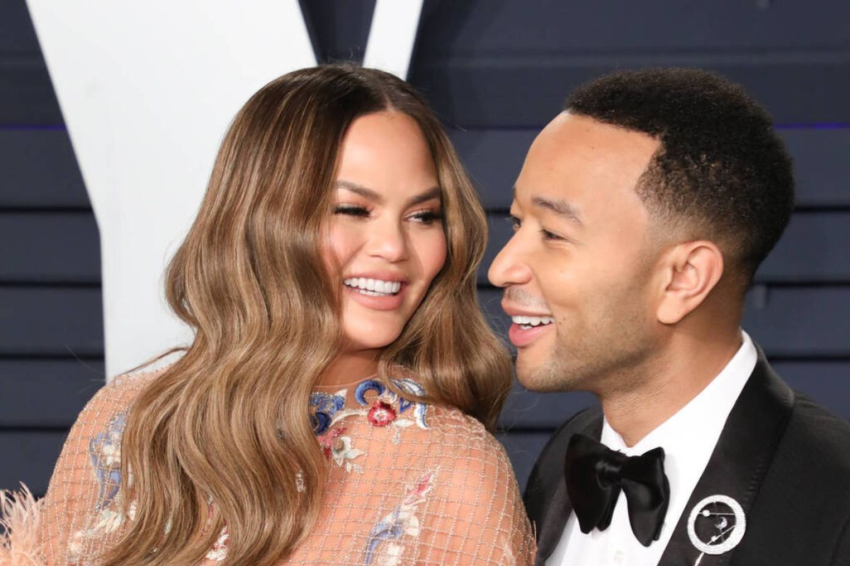 Chrissy Teigen dan John Legend nantikan anak ketiga?