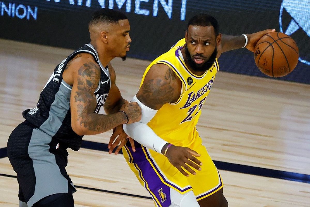 Lakers telan kekalahan dari Kings meski  diperkuat LeBron James