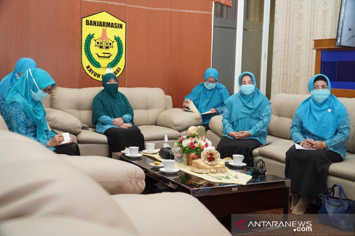 Ketua TP PKK Siti Wasilah mengikuti rapat persiapan pelaksanaan Gebrak Masker