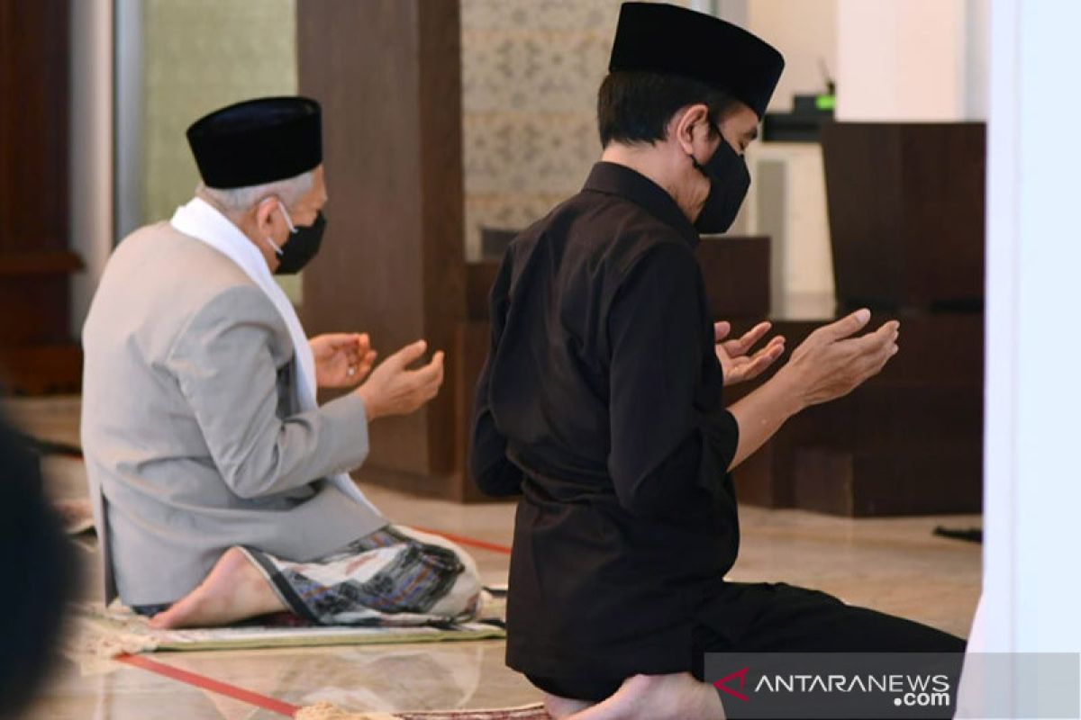 Presiden shalat Jumat di Masjid Baiturrahim wapres khatib