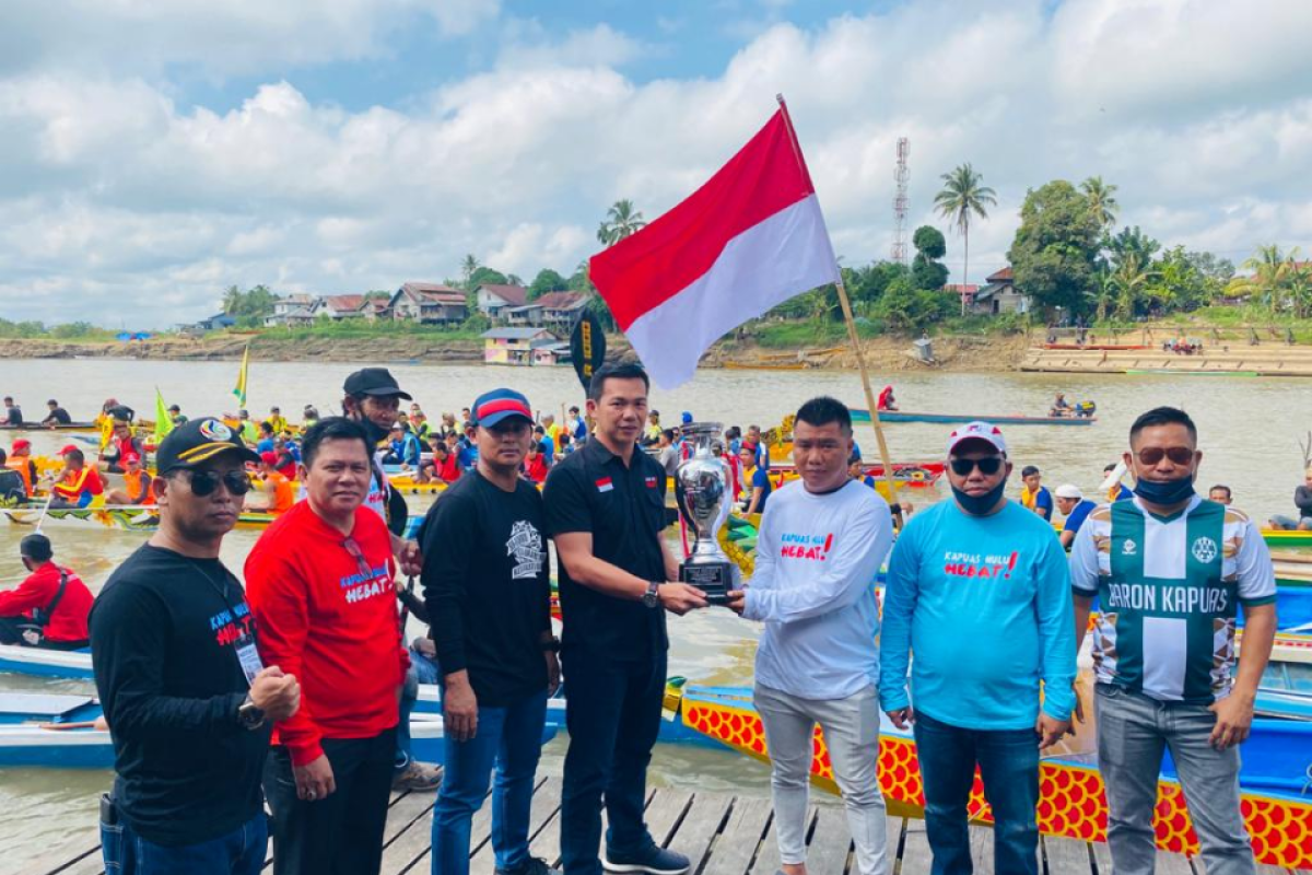 Lomba sampan bidar se-Kalbar di Kapuas Hulu sambut HUT ke-75 RI