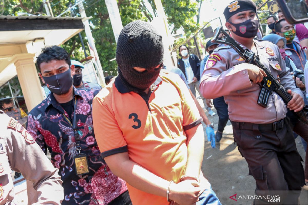 Fakta mahasiswi tewas tergantung di ventilasi: ternyata dibunuh oleh pacarnya sendiri dan diskenariokan gantung diri