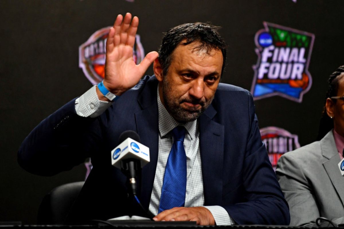 Vlade Divac mundur sebagai GM Kings, Dumars jadi Plt