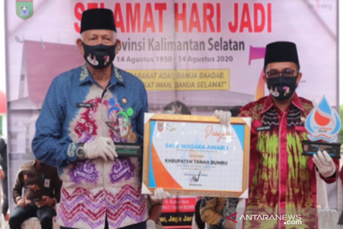 Tanah Bumbu receives Satu Wasaka Award from provincial govt