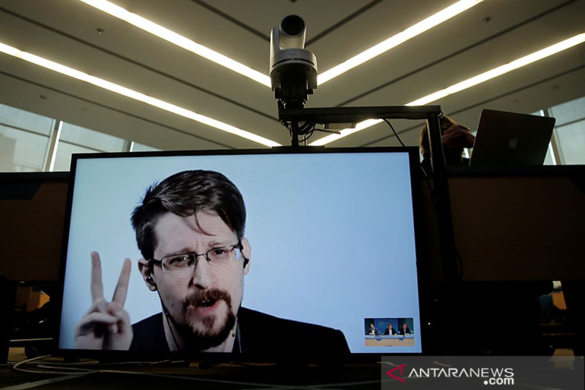 Trump pertimbangkan pengampunan bagi pembocor Edward Snowden