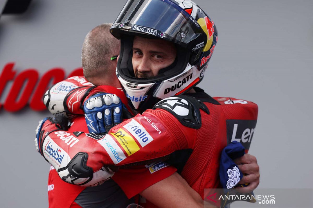 Andrea Dovizioso juarai GP Austria setelah kecelakaan sempat menunda lomba