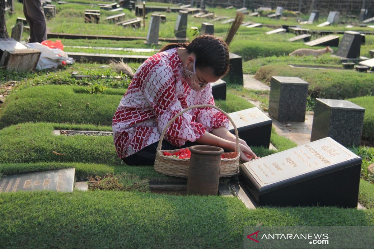 Berziarah ke Makam Soemitro Djojohadikusumo-Dora Sigar, Saraswati: Sekaligus Persiapan Mental Menuju Pilkada