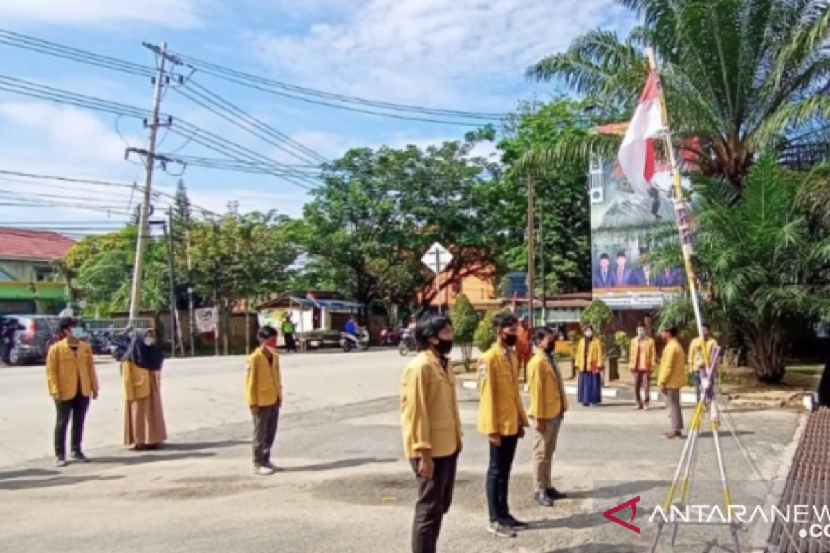 Puluhan mahasiswa Kaltim gelar aksi saat peringatan HUT RI