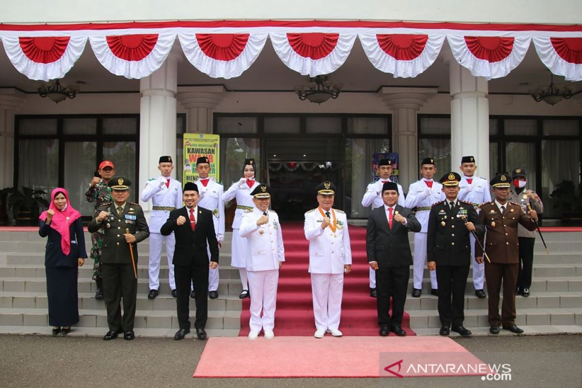 Enam anggota Paskibraka HSS dikukuhkan