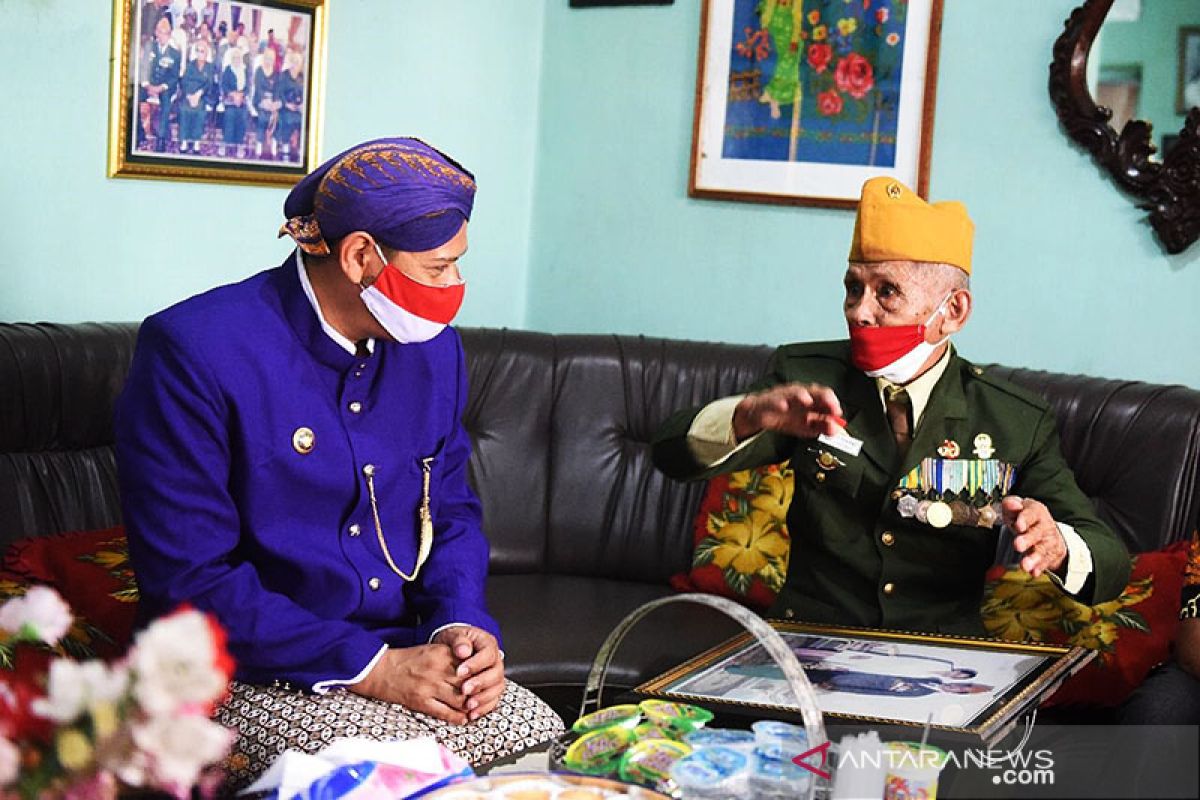 Perintis kemerdekaan di Kota Kediri diberi santuan saat HUT RI