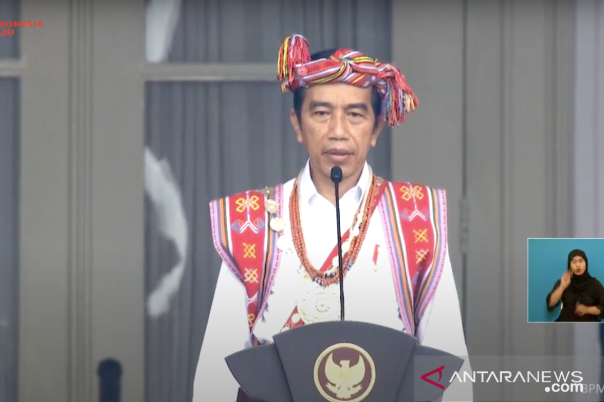 Makna baju adat Timor Tengah Selatan dipakai Presiden Jokowi saat upacara