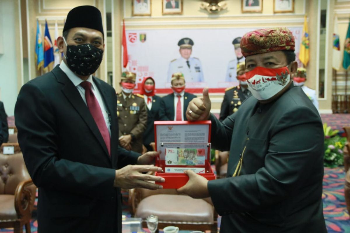 Gubernur Arinal orang pertama di Lampung miliki uang baru pecahan Rp75.000