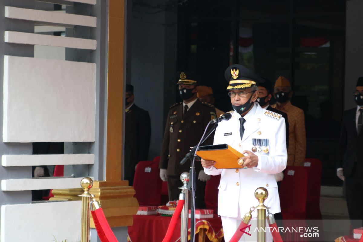 Bupati inspektur upacara HUT RI ke-75  di Kabupaten Banjar