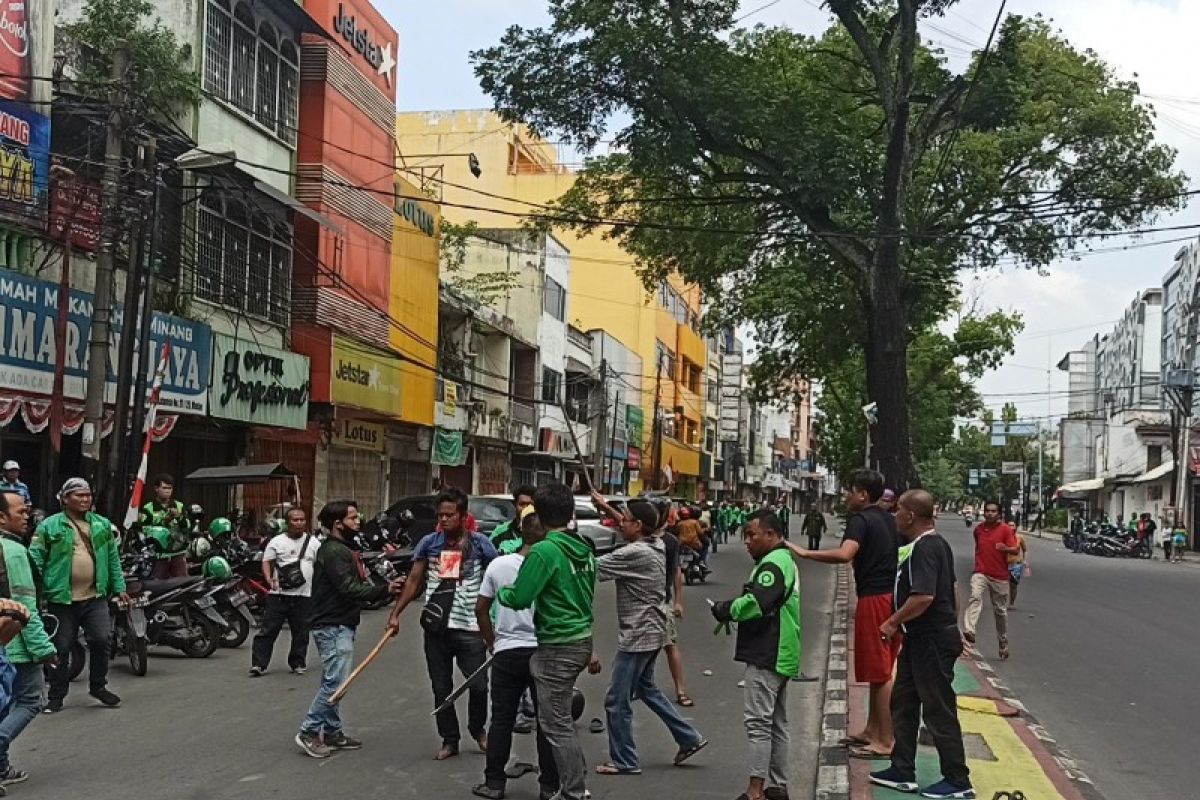 Geng motor ricuh saat konvoi kemerdekaan di Medan