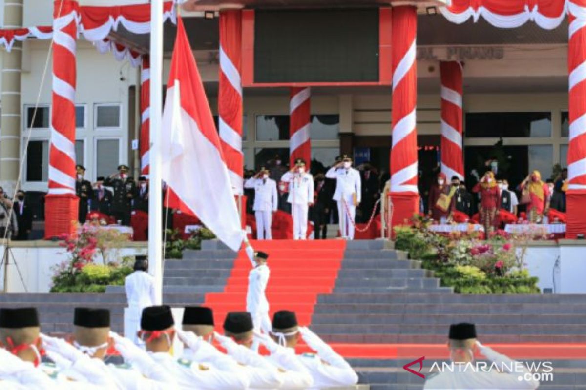 Walikota Pangkalpinang pimpin langsung upacara pengibaran bendera merah putih