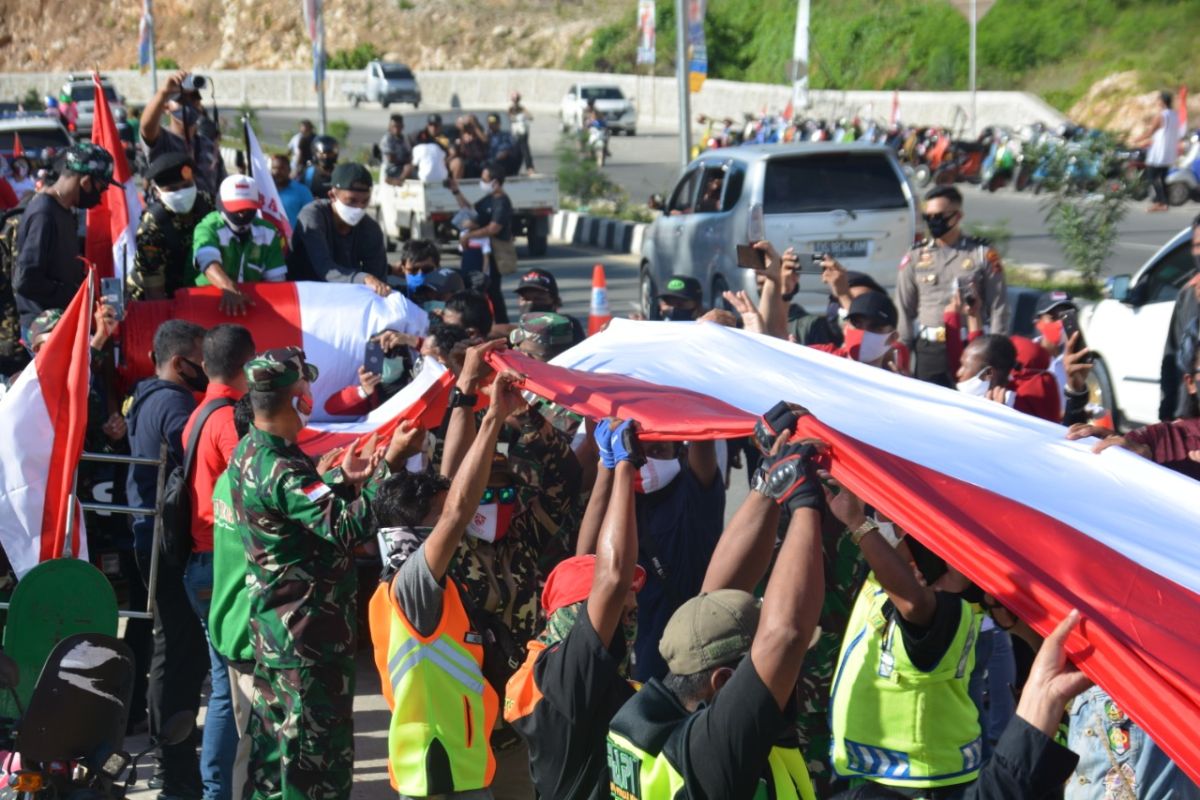 Gemapi bentangkan bendera Merah Putih sepanjang 1,5 Km