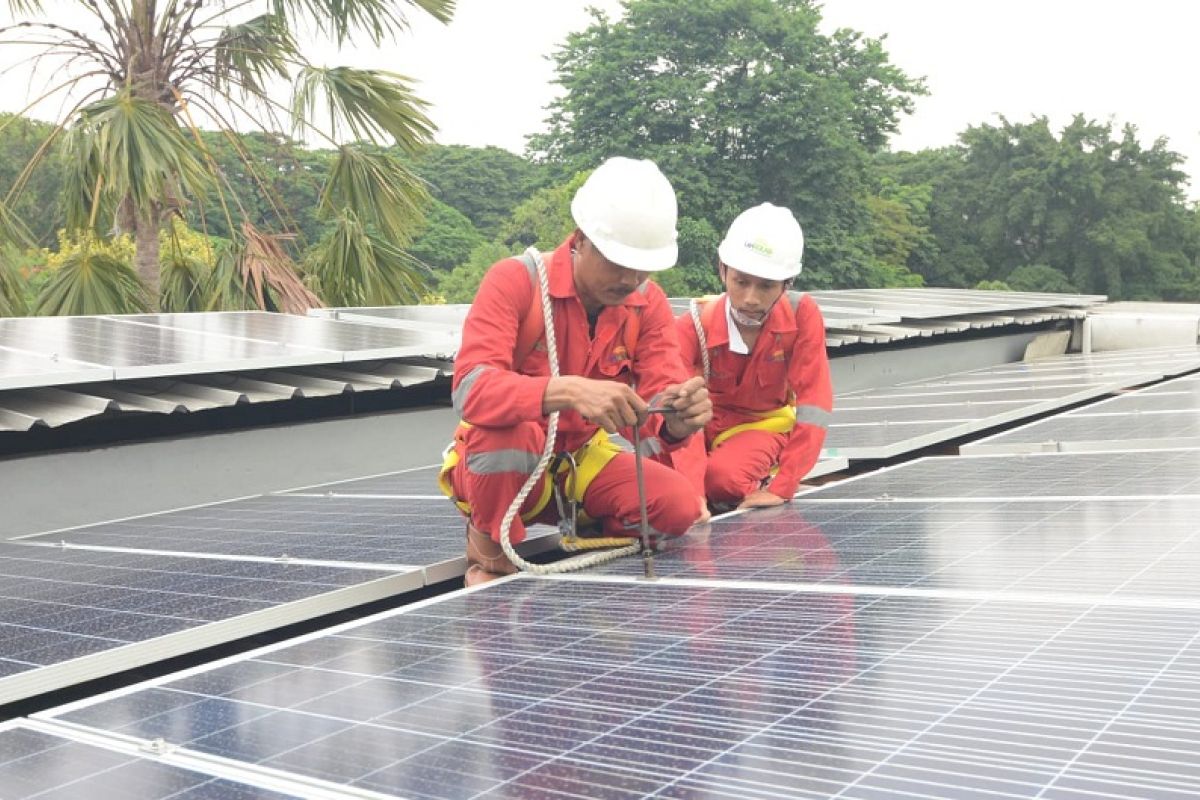 Pembangkit listrik tenaga surya punya daya tarik tersendiri dan mudah dilakukan di berbagai lokasi