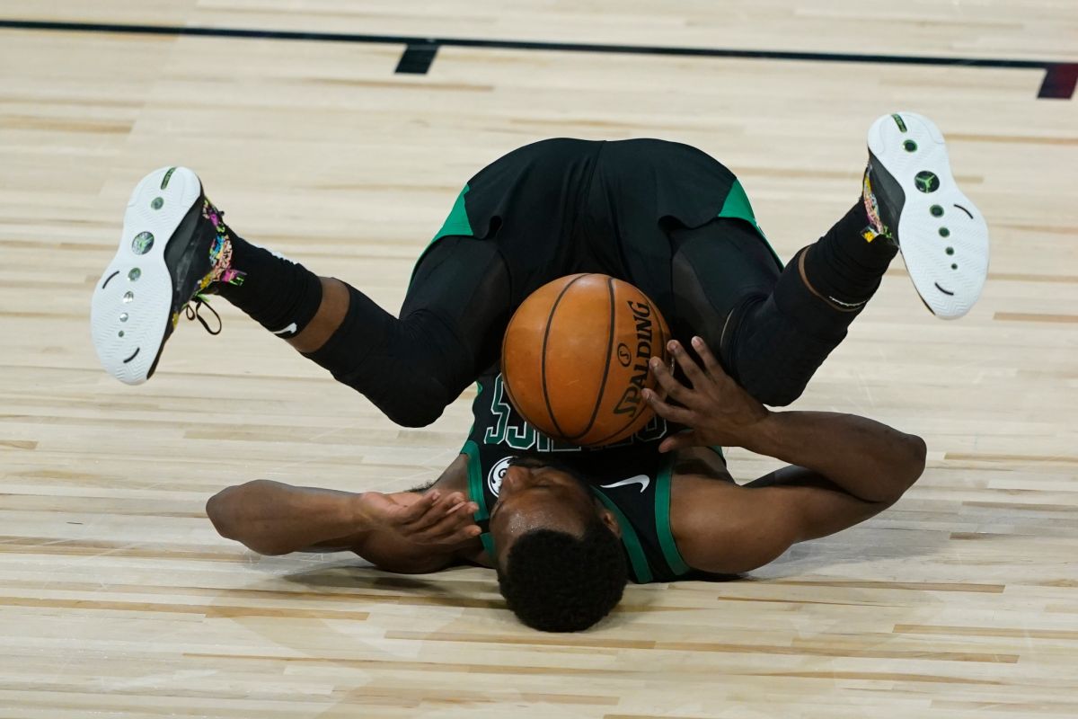 Tatum dan Brown bawa Celtics menang atas 76ers pada gim pertama