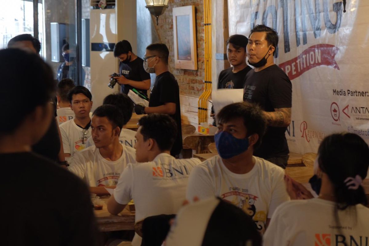 HUT ke-75 RI, 90 peserta ikuti Lomba Makan di Mangsi Grill Denpasar