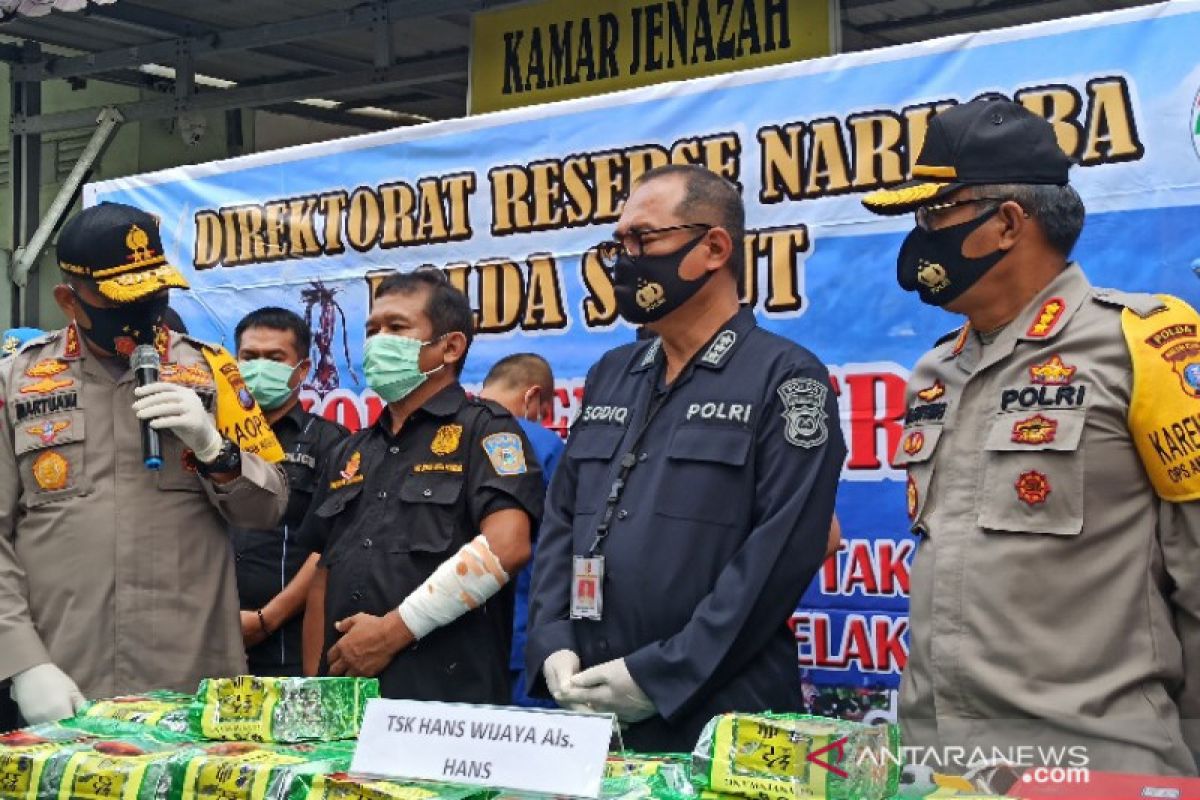 Tersangka pengedar narkoba tewas ditembak, setelah melukai polisi saat pengungkapan 100 kilogram sabu