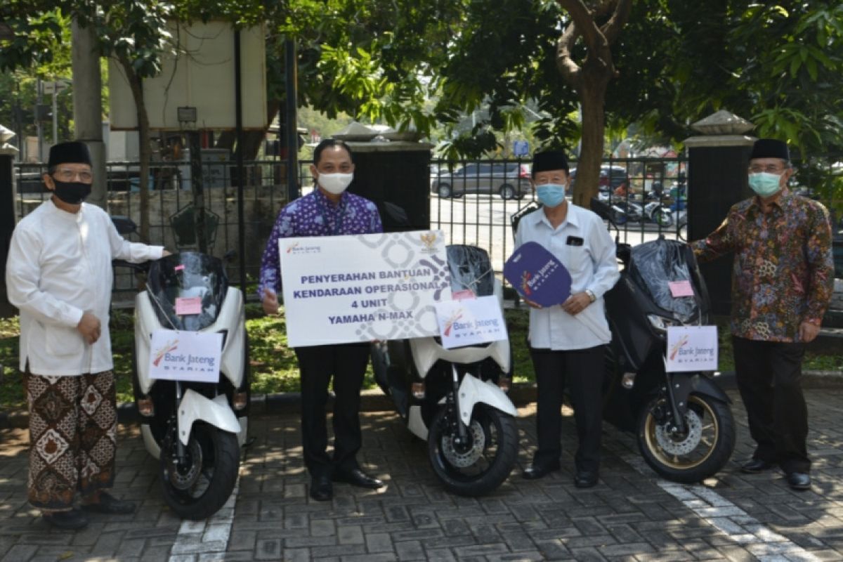 Bank Jateng Syariah serahkan bantuan kendaraan operasional ke Baznas Jateng