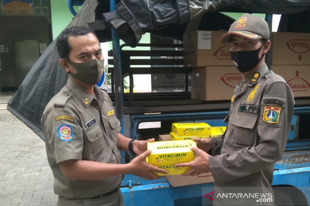 Satpol PP Jakpus terima bantuan vitamin untuk jaga imun tubuh