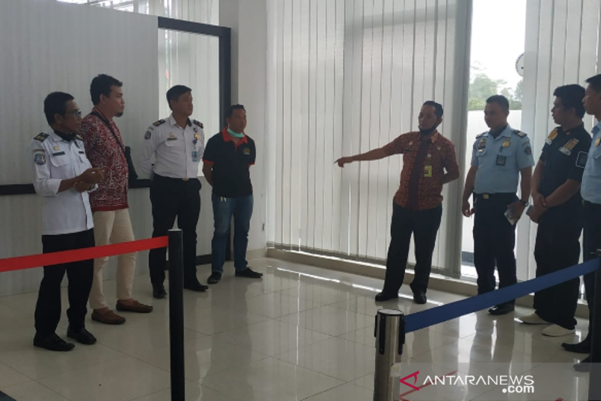 Imigrasi Putussibau gelar pelayanan paspor simpatik di batas negara