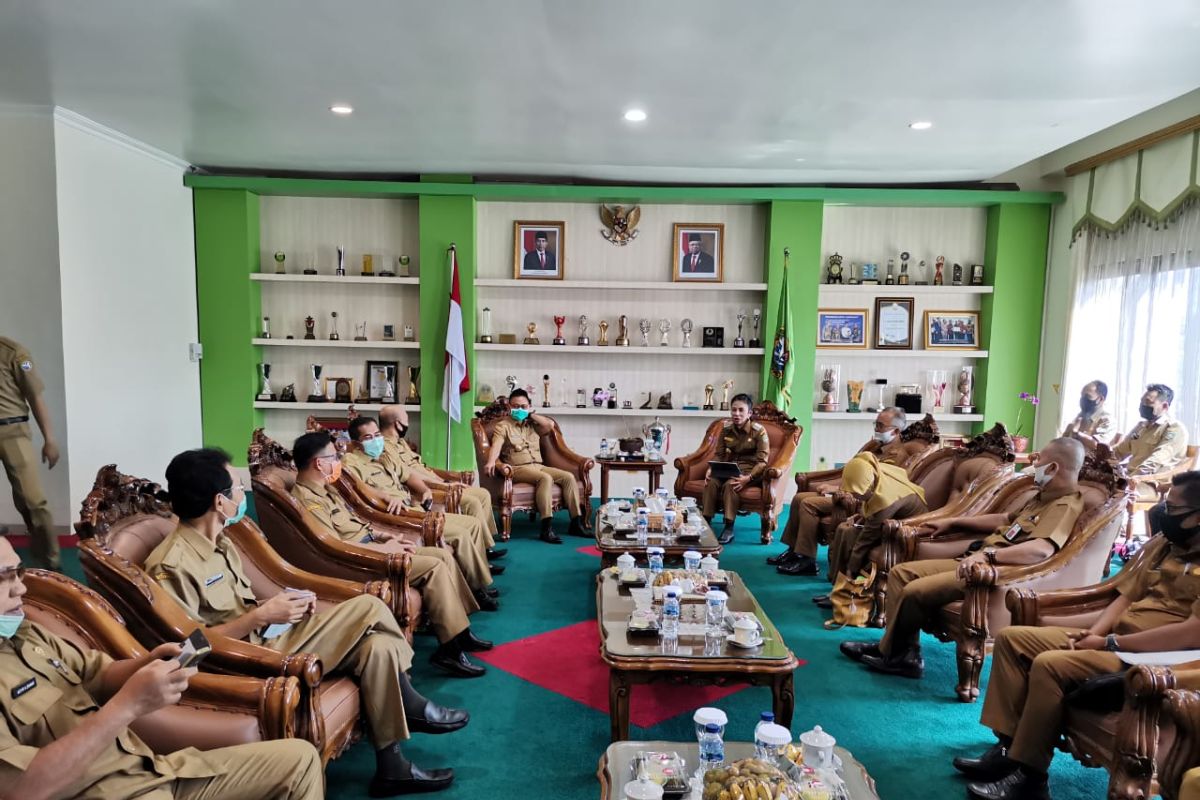 Pemkot Singkawang Studi Visit IMB ke Kota Pontianak