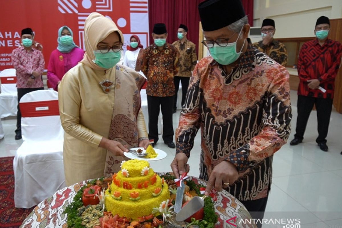 Ragam panganan nusantara menjadi sajian peringatan HUT RI di Islamabad