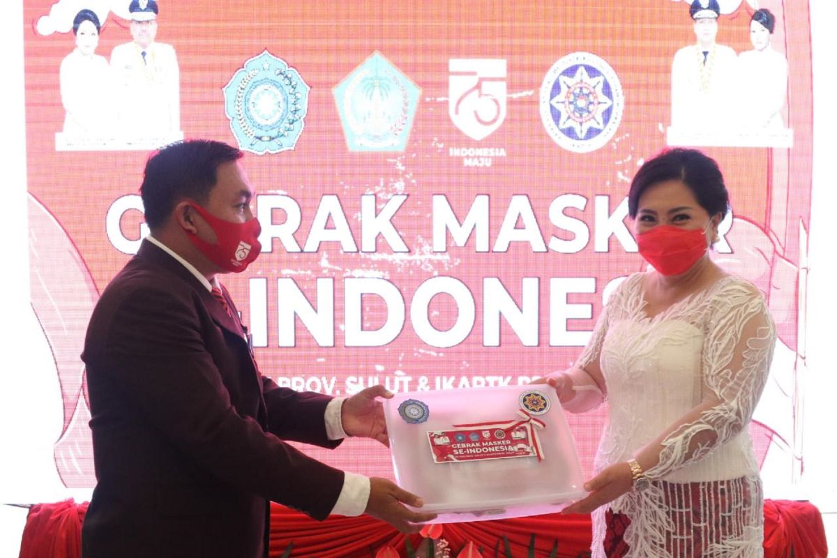 TP-PKK dan IKAPTK Sulut bagikan 15.000 masker cegah COVID-19