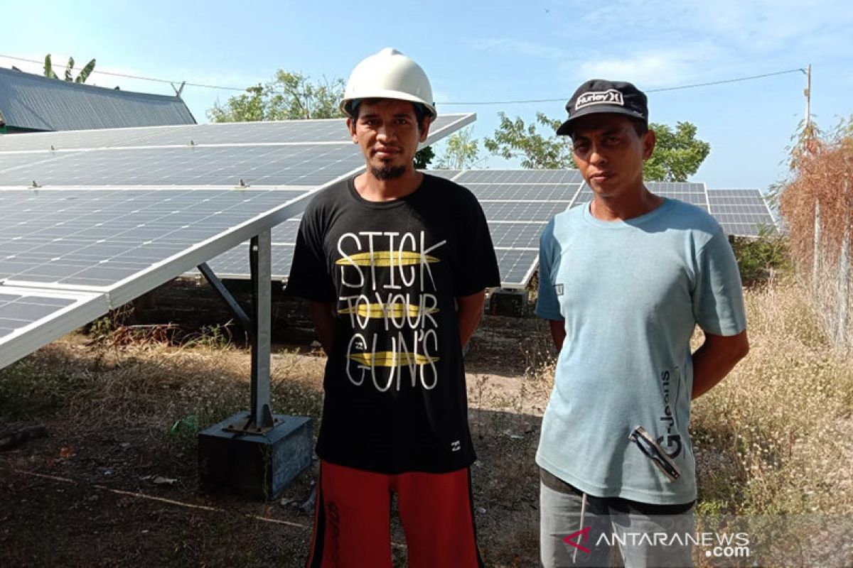 Sukanya nikmati listrik EBT di Pulau Saugi