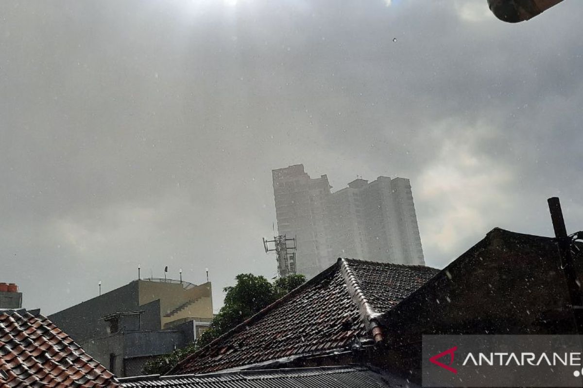 BMKG keluarkan peringatan dini hujan lebat sore ini di Jakarta