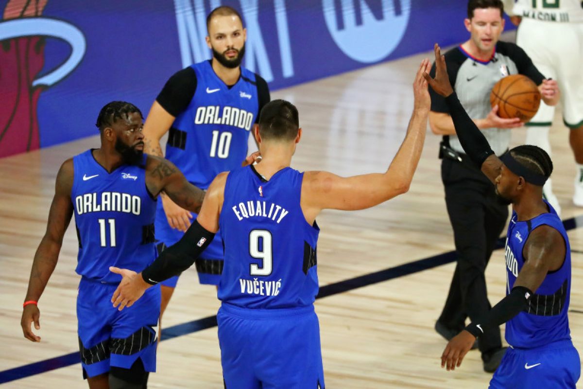 Nikola Vucevic pimpin Magic buka playoff melawan Bucks dengan kemenangan