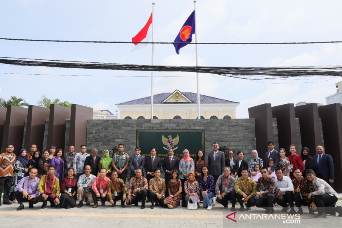 Menlu RI resmikan gedung baru KBRI Phnom Penh secara daring