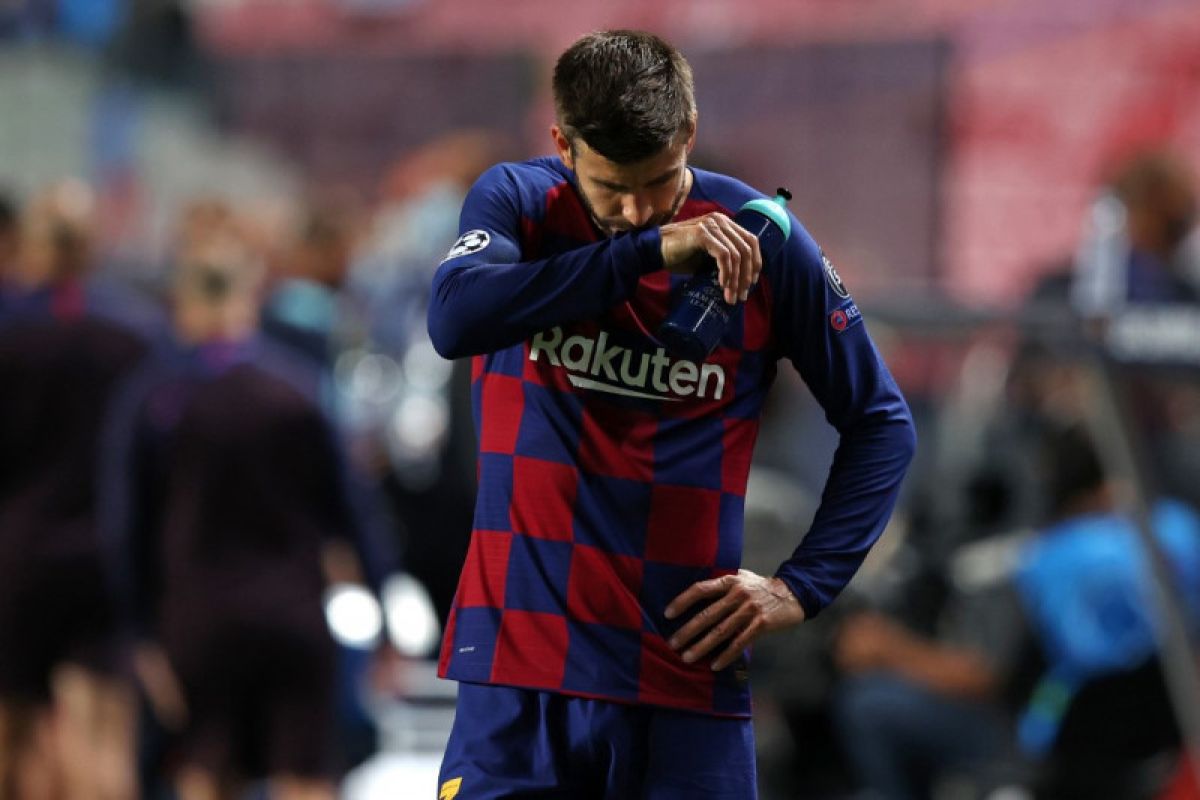 Bek Barcelona Gerard Pique diincar Fulham