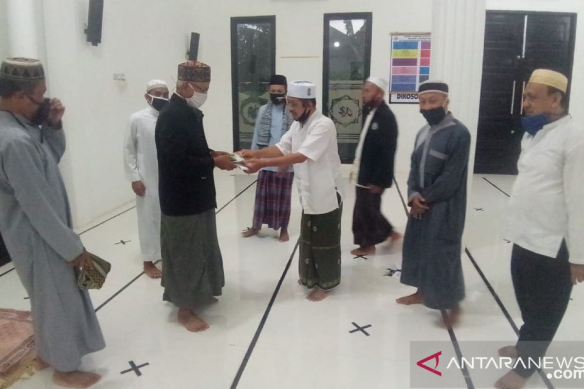 Momentum satu Hijriah, jamaah masjid Al Muhajirin berbagi