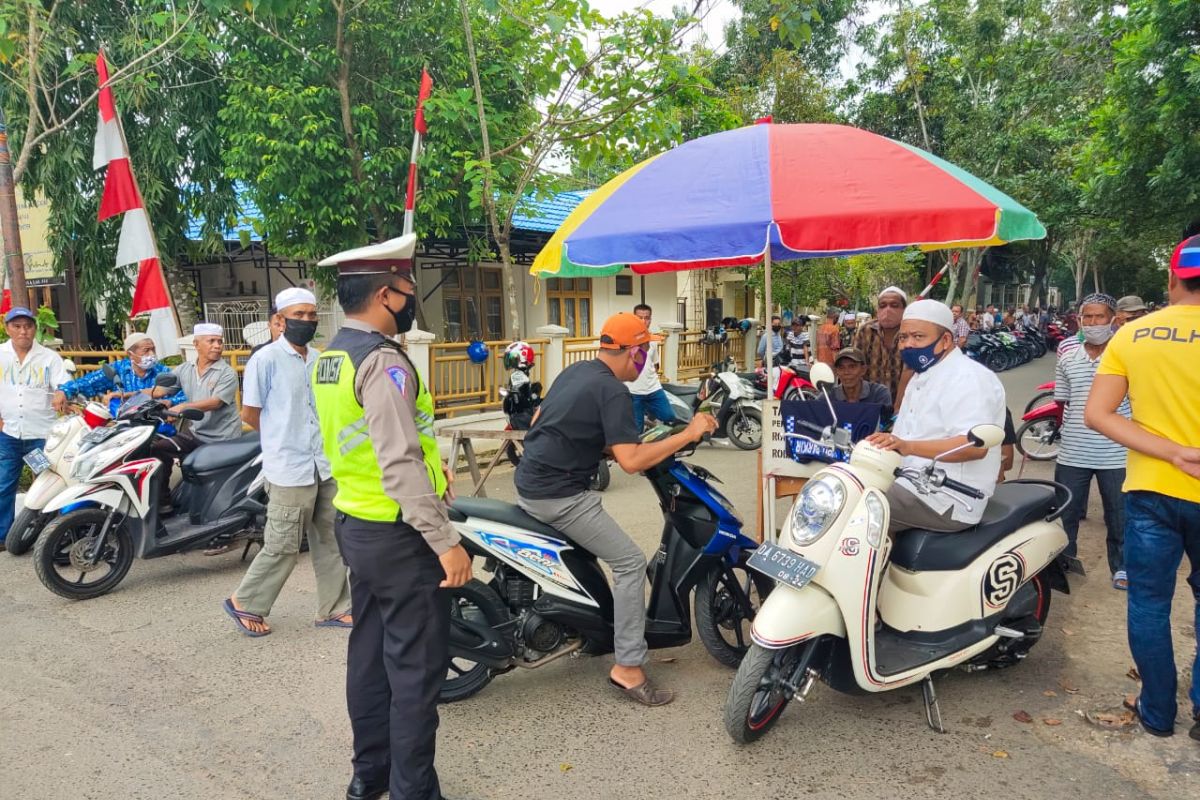 Polisi hadir di keramaian antisipasi penyebaran COVID-19